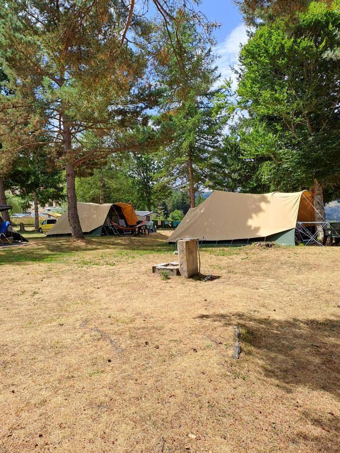 Tente pour 4 personnes, avec piscine ainsi que vue et jardin dans l' Aude - 4