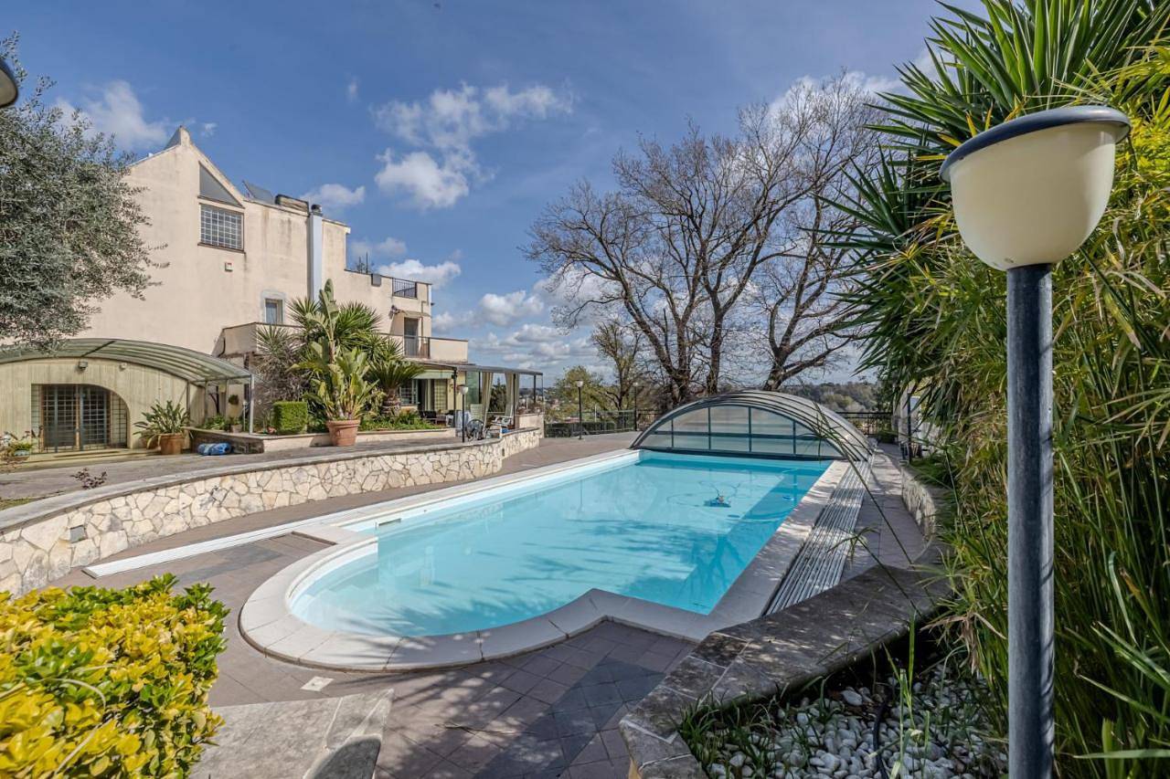 Villa Caterina in Roma, Provincia di Roma