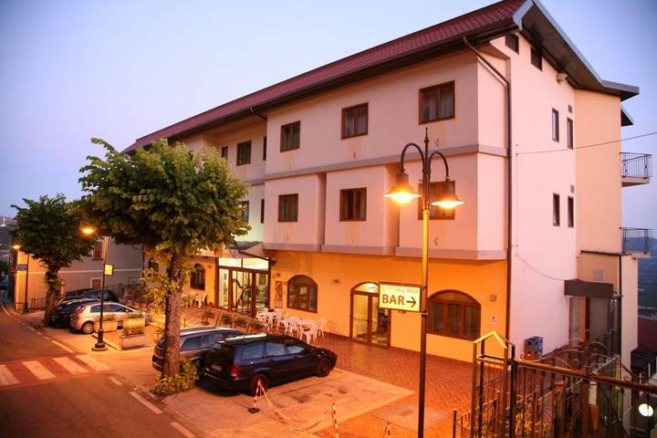 Hôtel pour 2 personnes, avec terrasse à Viggiano (Italie) - 2