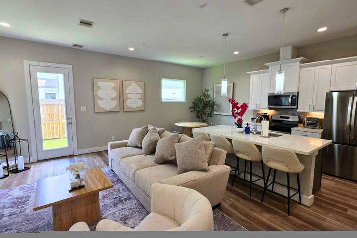 Vacation house for 6 people, with yard and balcony, kid friendly in Houston