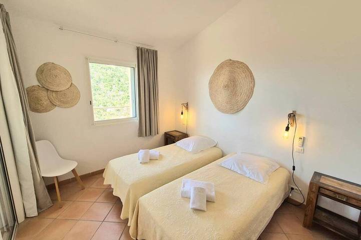 Gîte pour 8 personnes, avec piscine, animaux acceptés dans Office de Tourisme Porto Vecchio Sud Corse - 4