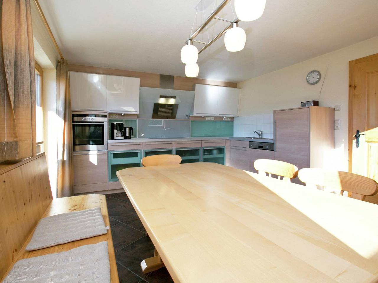 Gorgeous Chalet with Jacuzzi in Tyrol in Hopfgarten im Brixental, Montes del Kaiser