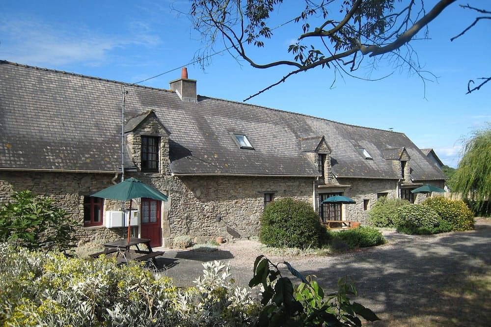 Gite 3 Cadre familial et rural, proche des plages de la côte sud, bourg in Marzan, Côte des Mégalithes
