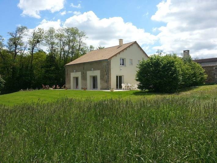 Gîte pour 11 personnes, avec jardin et terrasse à Thoury-Férottes