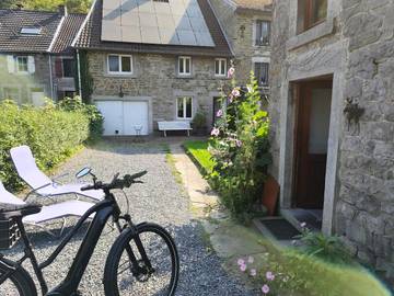 Gîte pour 2 personnes, avec vue et jardin à Comblain-au-Pont