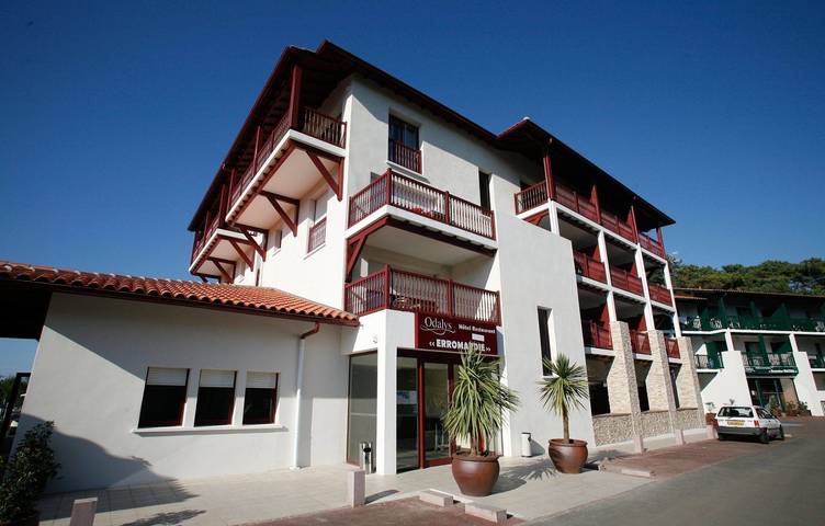 Holiday rental for 3 people, with pool and balcony in Saint-Jean-de-Luz
