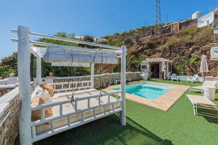 Gîte pour 4 personnes, avec terrasse et jardin