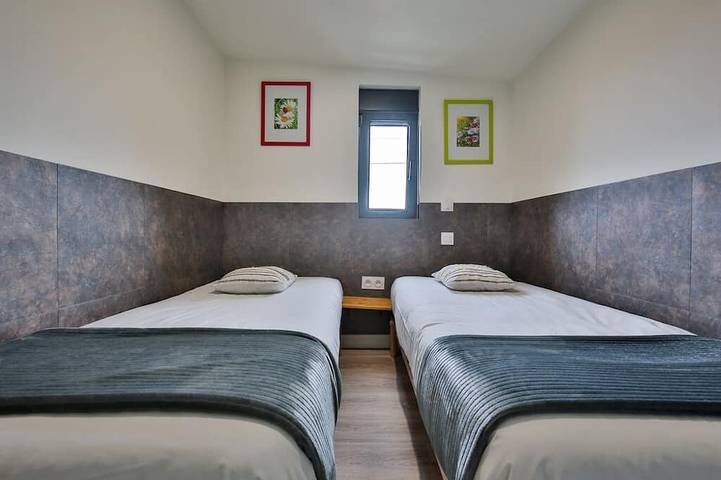 Chalet-Campagne-Confortable-Baño para personas con movilidad reducida-Vista a... in Clermont-Créans, Sarthe