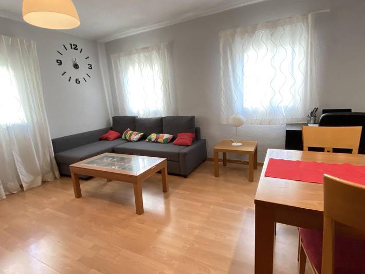 Apartamento vacacional entero, Apartamento Aluche para 4 personas con parking in Madrid, Área Metropolitana de Madrid