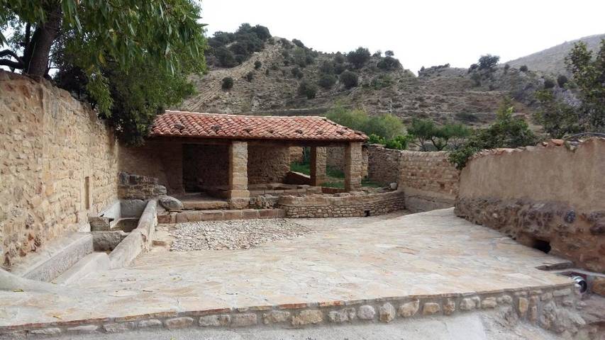 Casa rural para 2 personas en Olocau del Rey - 2
