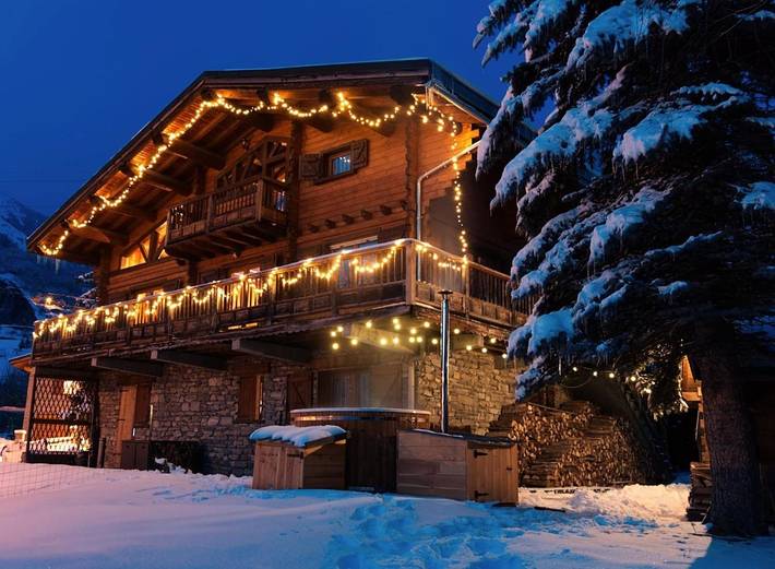 Chalet pour 10 personnes, avec sauna ainsi que jacuzzi et jardin