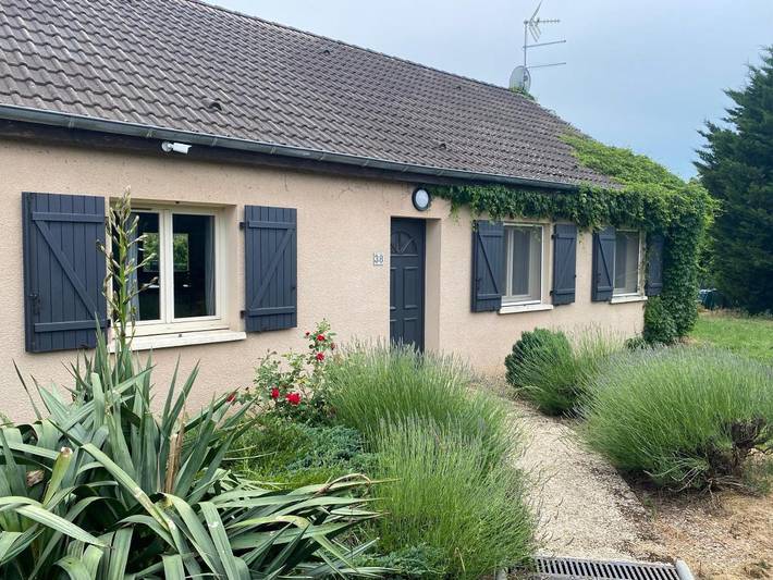 Location de vacances pour 8 personnes, avec jardin et jacuzzi à Sainte-Magnance - 3