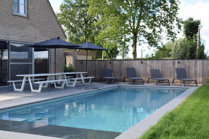 Ferienhaus für 19 Personen, mit Pool und Ausblick sowie Garten - 1