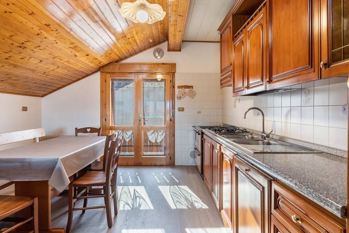 Entire apartment, Apartment 'Appartamento Maurizio' with Mountain View, Private Garden and Wi-Fi in Spormaggiore, Brenta group