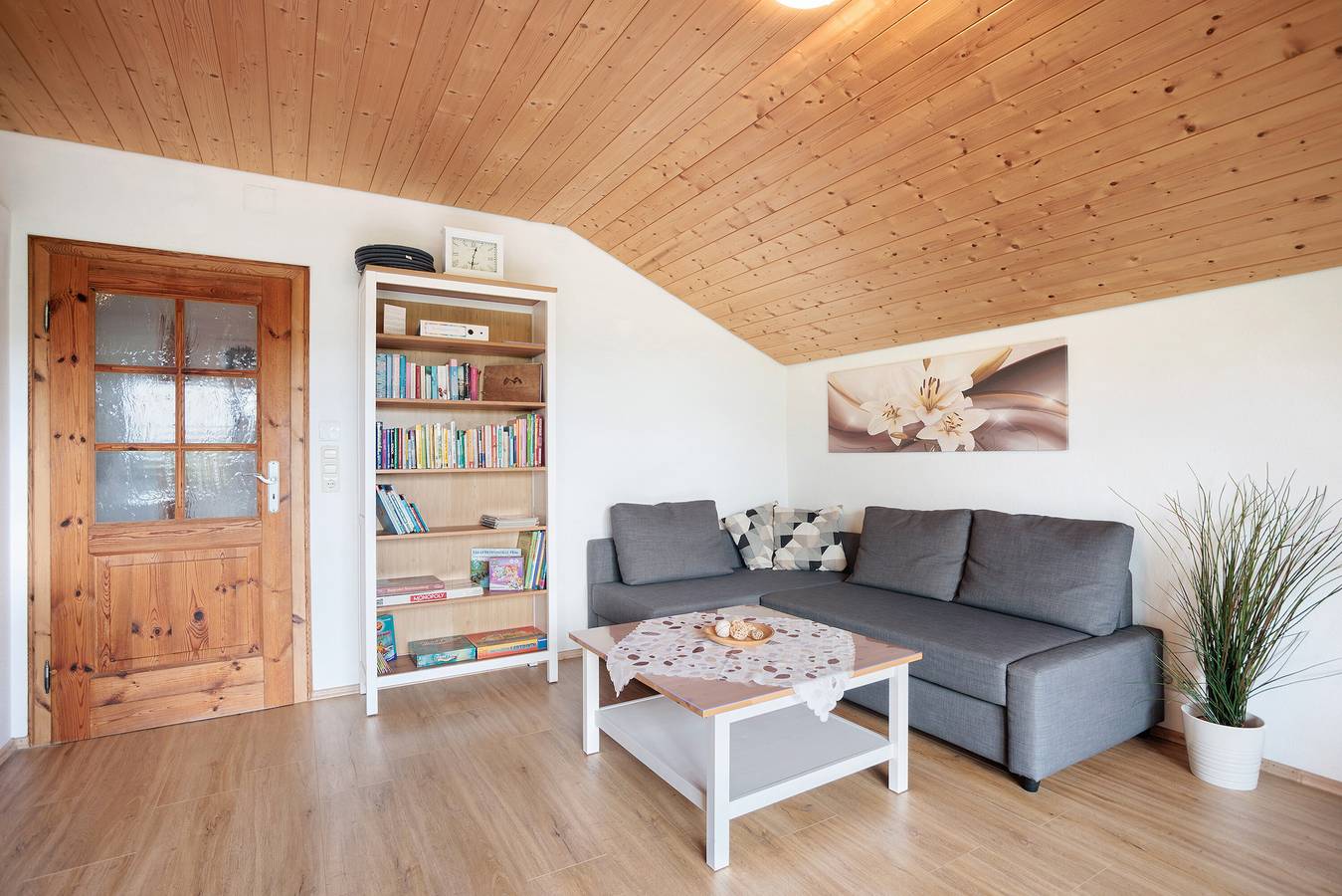 Ganze Wohnung, Ferienwohnung 'Waldblick' mit Gemeinschaftsgarten, Balkon und Wi-Fi in Friesenried, Bayerisch Schwaben