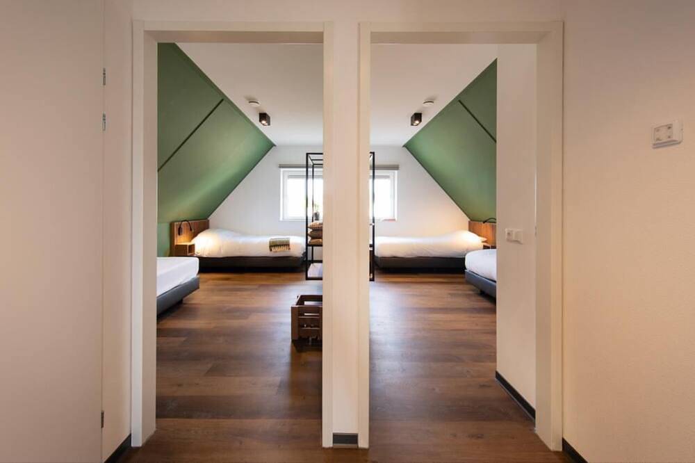 Premium Outdoor 8p - Four Bedroom Villa, Sleeps 8 in Thorn, Limburg