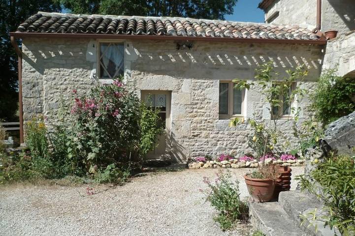 Location de vacances pour 4 personnes, avec balcon, animaux acceptés à Trespoux-Rassiels