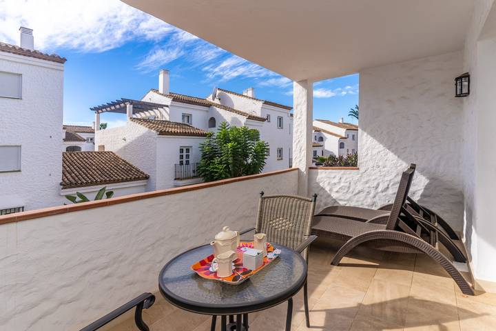Hel lejlighed, Ferielejlighed for 2 personer med børnepool in El Paraíso, Estepona