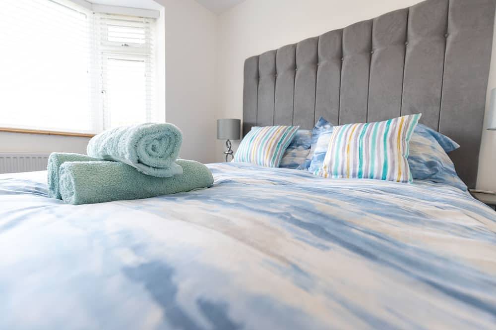 Ocean La Vie - recently renovated bungalow in Barton on Sea. in Barton on Sea, Hampshire