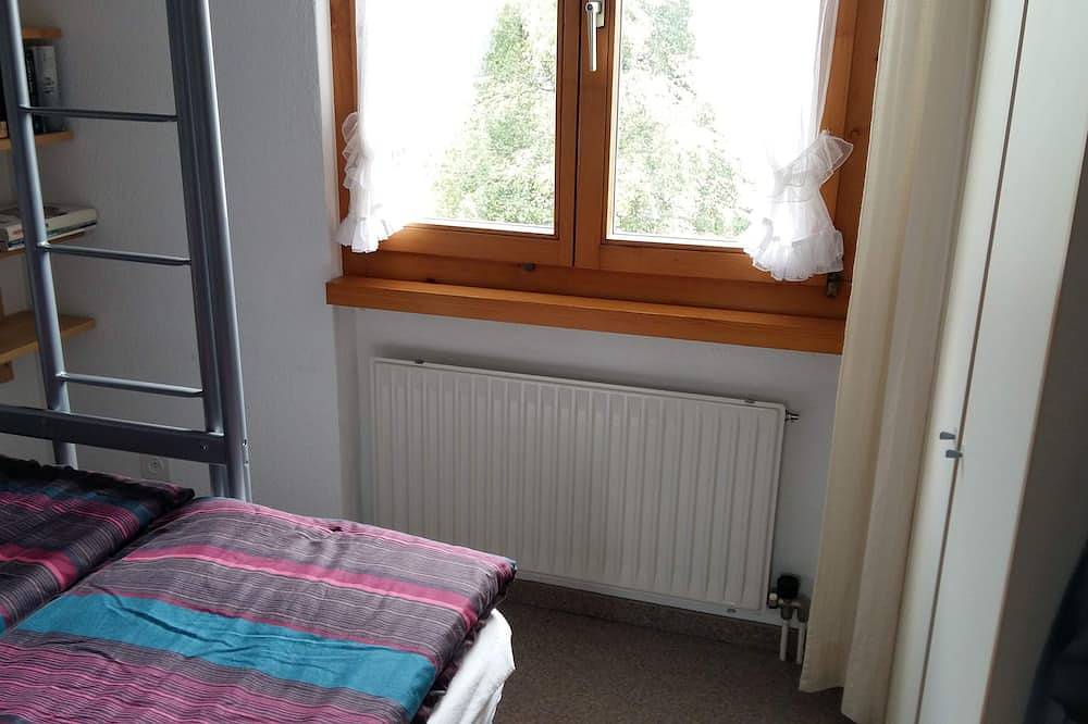 Ganze Wohnung, Traumaussicht in Falera, Südbalkon, Sonne satt in Falera, Flims Laax Falera