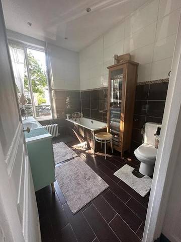 Gîte pour 2 personnes, avec piscine et jacuzzi dans Persan