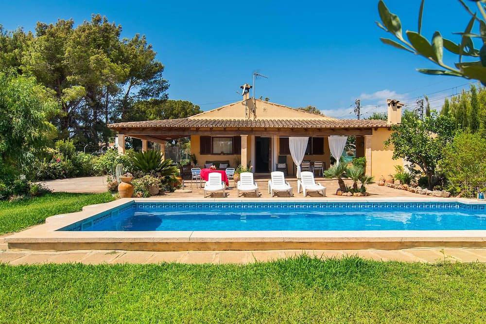 Preciosa casa en Lloseta con piscina privada, puede ser interior o exterior. in Lloseta, Interior de Mallorca
