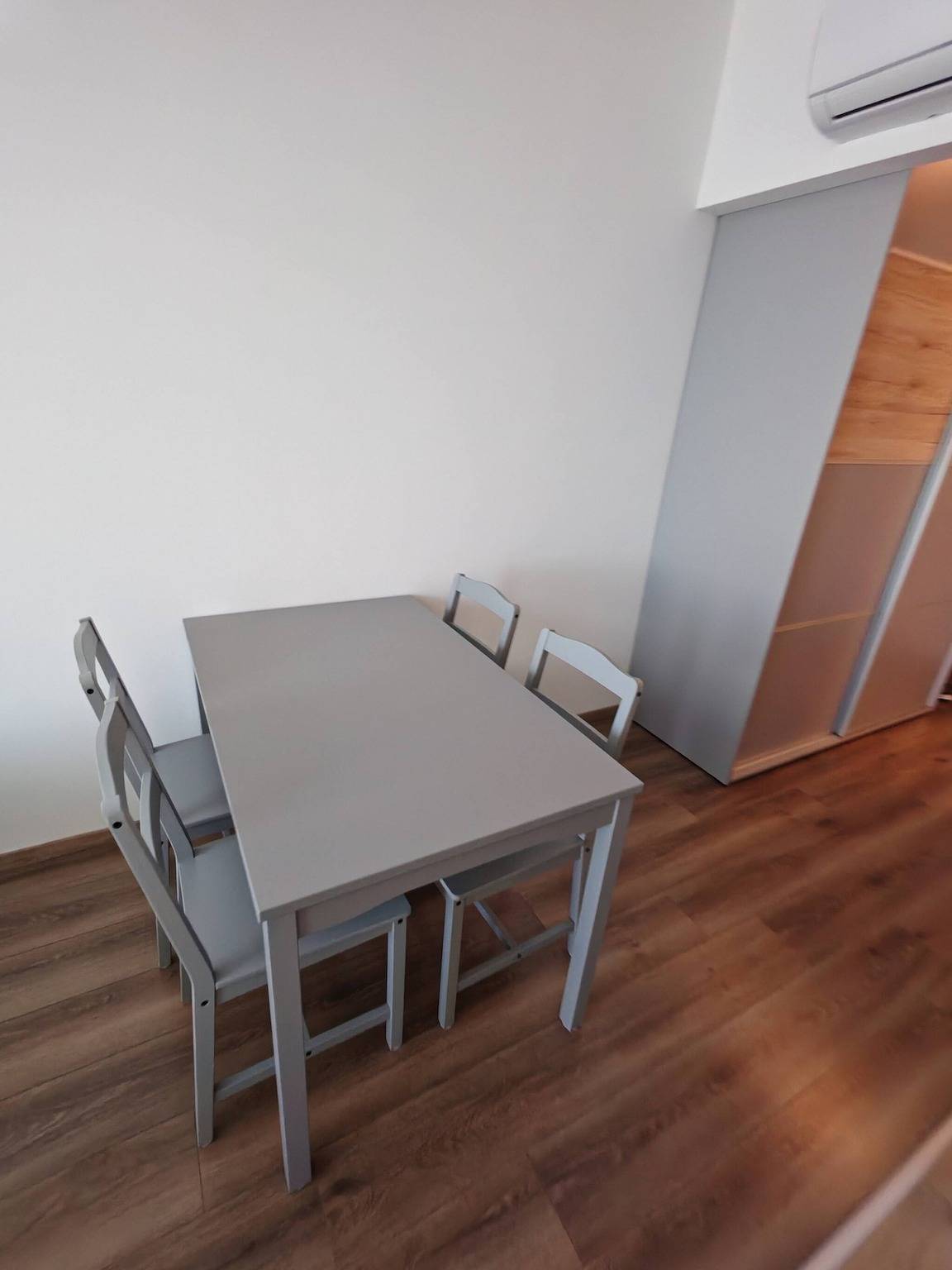 Gehele studio, Studio voor 2 personen met balkon/terras in Kecskemét, Kecskeméti District