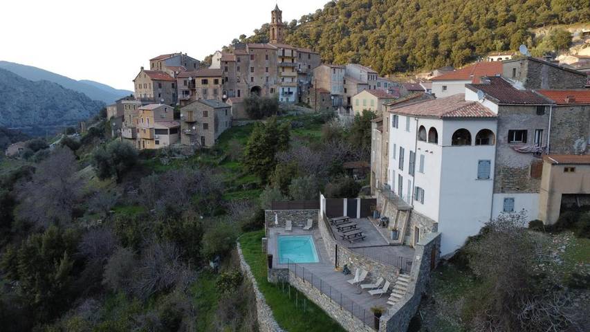 Gîte pour 4 personnes, avec jardin ainsi que vue et piscine à Omessa - 2
