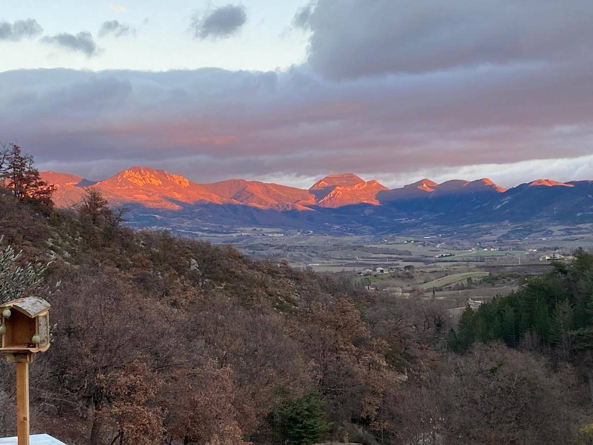 Triple Room with Mountain View in Sainte-Jalle, Région de nyons