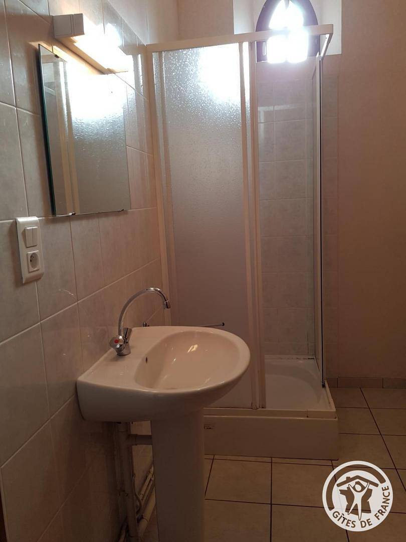 Casa de huéspedes para 4 personas con terraza in Laval-sur-Luzège, Región de Tulle