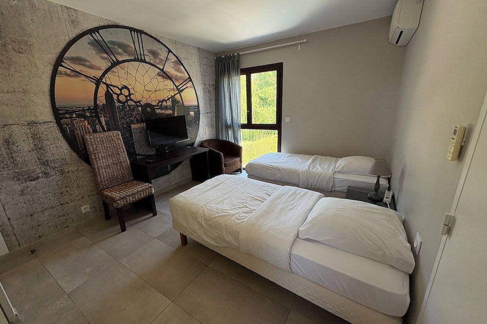 Apartamento entero, Apartment Terrace over swimming pool in Lavérune, Côte d'Améthyste