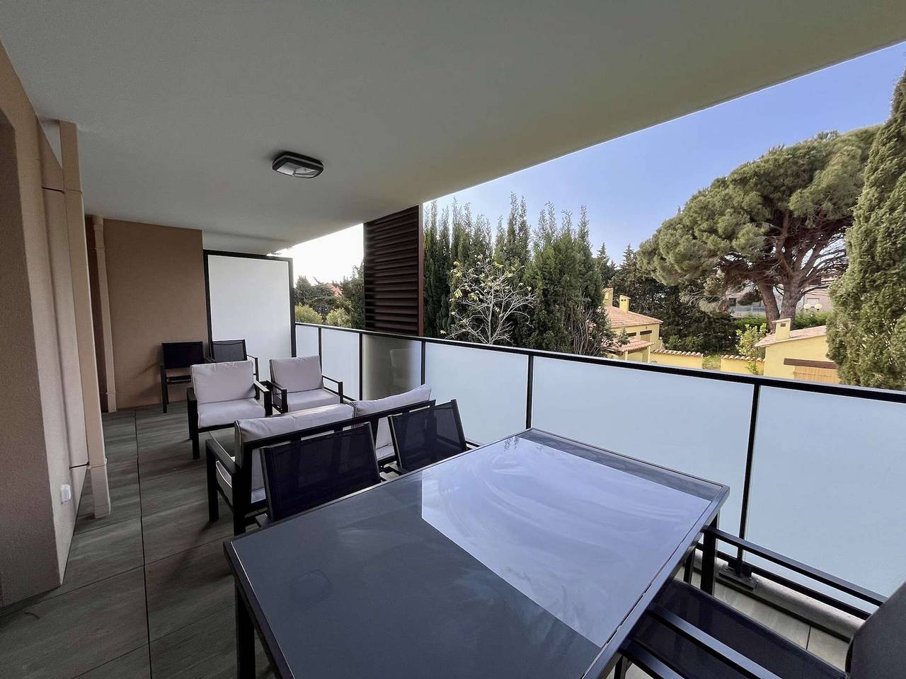 Appartement entier, Appartement Neuf Climatisé, Terrasse, Parking, Plage à Pied, Cavalaire-sur-Mer in Cavalaire-sur-Mer, Parc national de Port-Cros