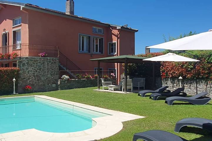 Villa pour 6 personnes, avec terrasse et jardin, animaux acceptés à Bagni di Lucca