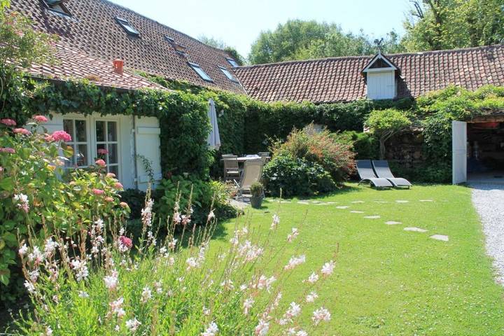Maison d’hôte pour 2 personnes, avec Terrasse ainsi que Jardin et Vue dans Nesles