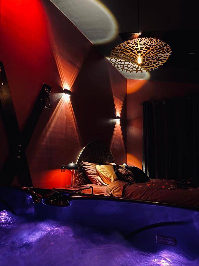 Double Room with Spa Bath in Billy-Montigny, Région de Lens