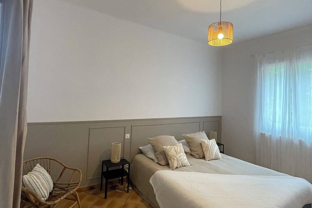 Maison de Charme à Séguret Avec Piscine Privée in Séguret, Vaucluse
