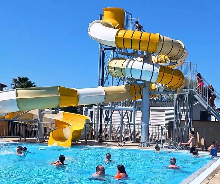 Camping pour 4 personnes, avec piscine et terrasse, animaux acceptés à Saint-Cyprien - 4