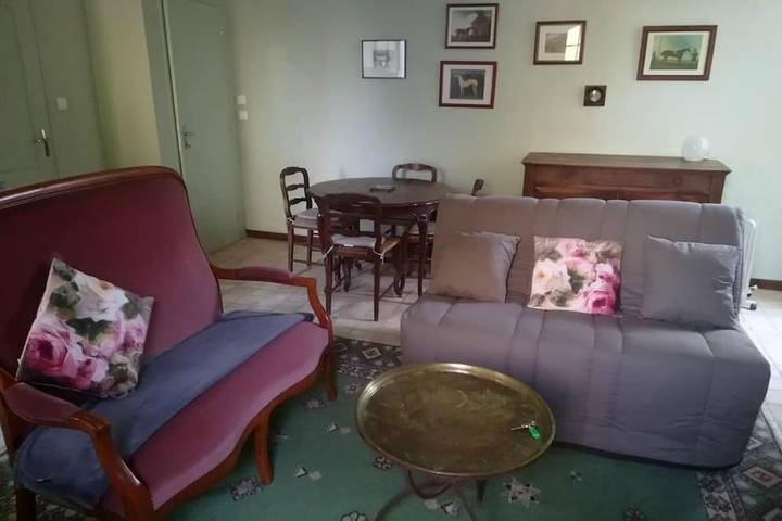 Location de vacances pour 6 personnes, avec terrasse et jardin à Coulanges-lès-Nevers