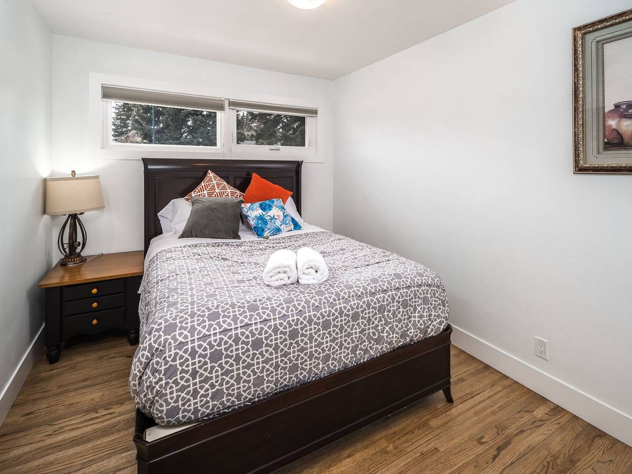 E Home Ganzes Haus 5br2ba Zentral bei chinook mall in Calgary, Kanadische Rocky Mountains