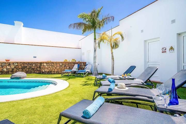 Villa Palacio in Puerto Calero, Yaiza