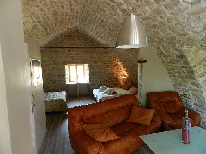 Gîte pour 4 personnes, avec piscine ainsi que balcon et jardin dans l' Aveyron - 4
