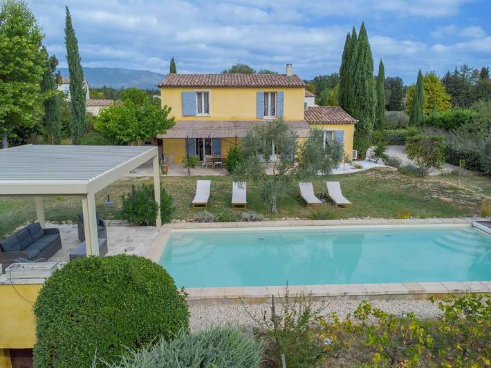 Location de vacances pour 8 personnes, avec jardin ainsi que piscine et vue à Ansouis - 2