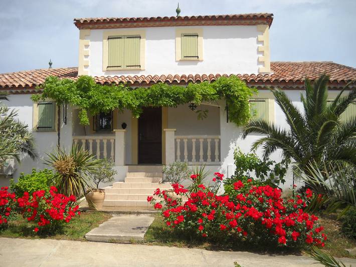 Gîte pour 5 personnes, avec piscine ainsi que balcon et jardin