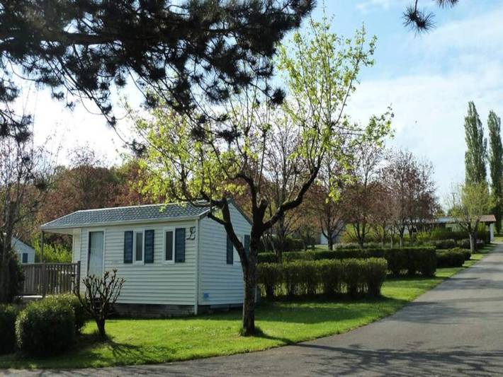Gîte pour 5 personnes, avec terrasse et piscine, adapté aux familles à Prailles