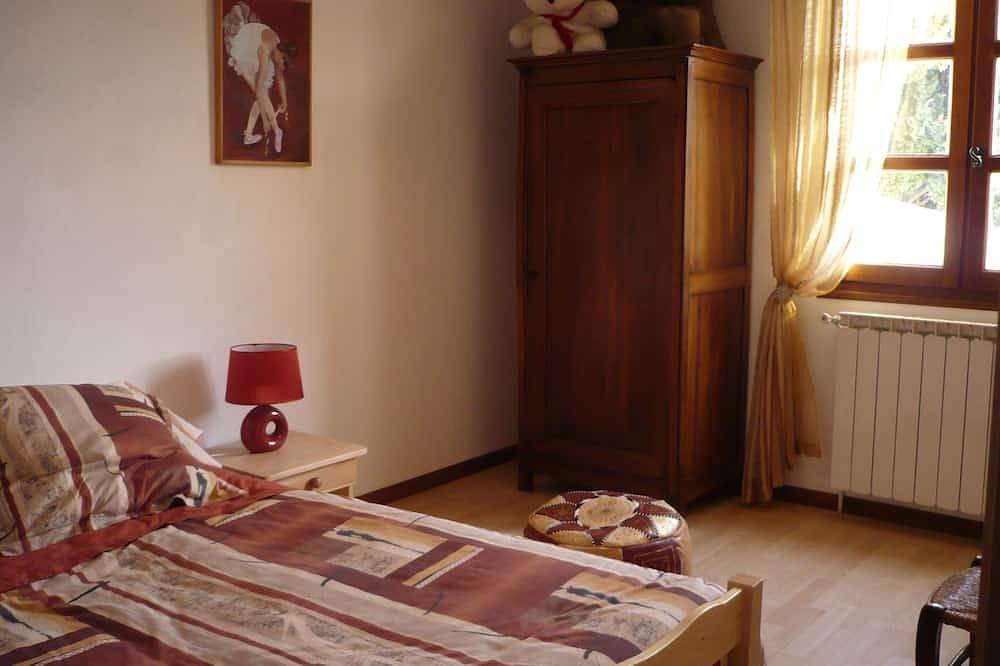 Maison 4 chambres  piscine  mer à 35' in Marguerittes, Région de Nîmes