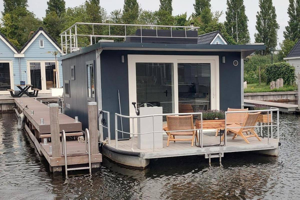 Mobile Home in Stavoren, IJsselmeer