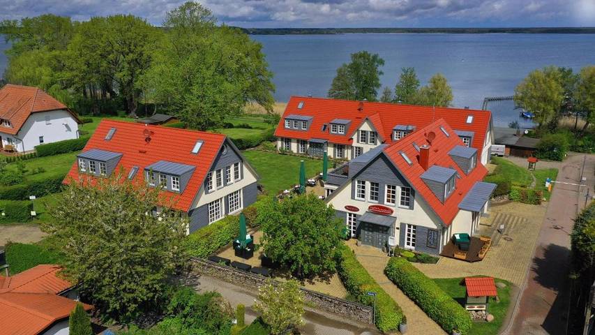 Hotel für 4 Personen, mit Terrasse und Garten sowie Pool und Sauna