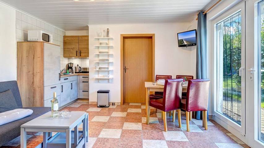 Bungalow für 4 Personen, mit Garten und Terrasse in Trassenheide