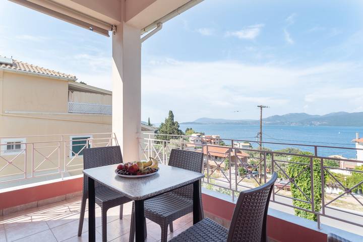 Vacation rental for 5 people, with balcony and yard, kid friendly in Lefkada