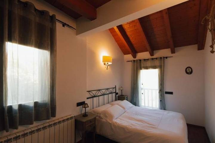 Maison rurale élégante pour 10 personnes à Montardit de Baix, animaux admis in Sort, Pyrénées catalanes